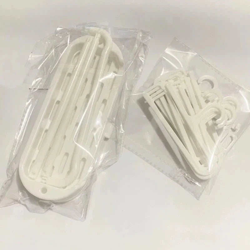 Labubu Mini Clothes Hanger Set DollZio