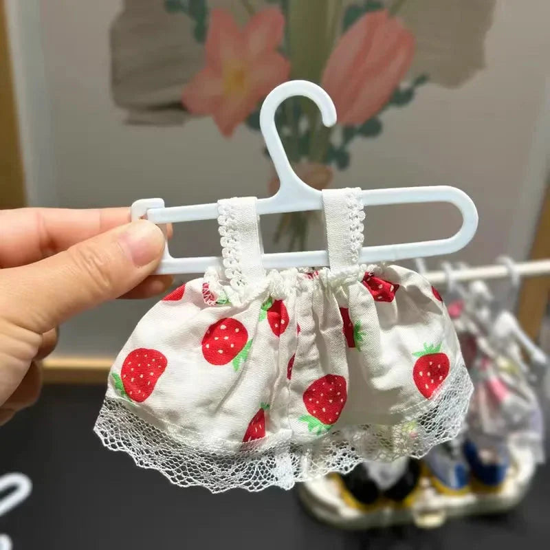 Labubu Mini Clothes Hanger Set DollZio