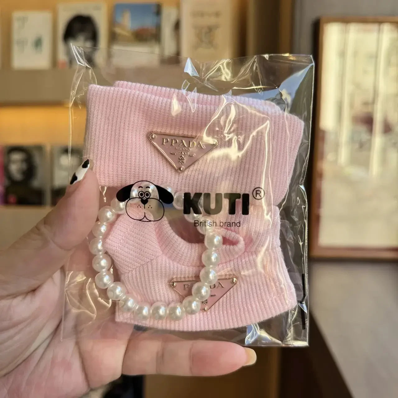 Compatible con muñecas Labubu: Conjunto de punto con gorro y collar de perlas