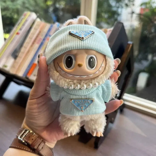Compatible con muñecas Labubu: Conjunto de punto con gorro y collar de perlas