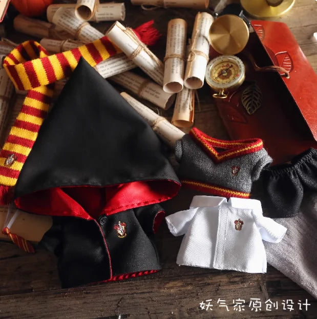Compatible con muñecas Labubu: Uniforme con capucha y pantalones cortos plisados