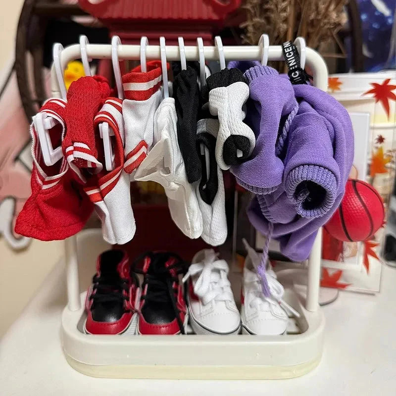 Labubu Mini Clothes Hanger Set DollZio