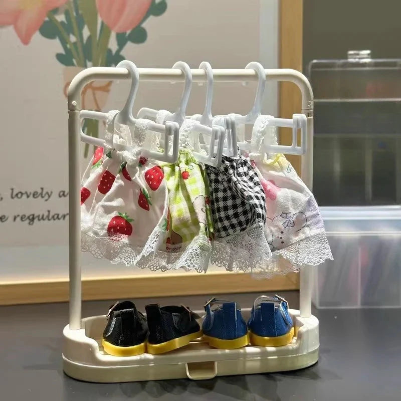 Labubu Mini Clothes Hanger Set DollZio