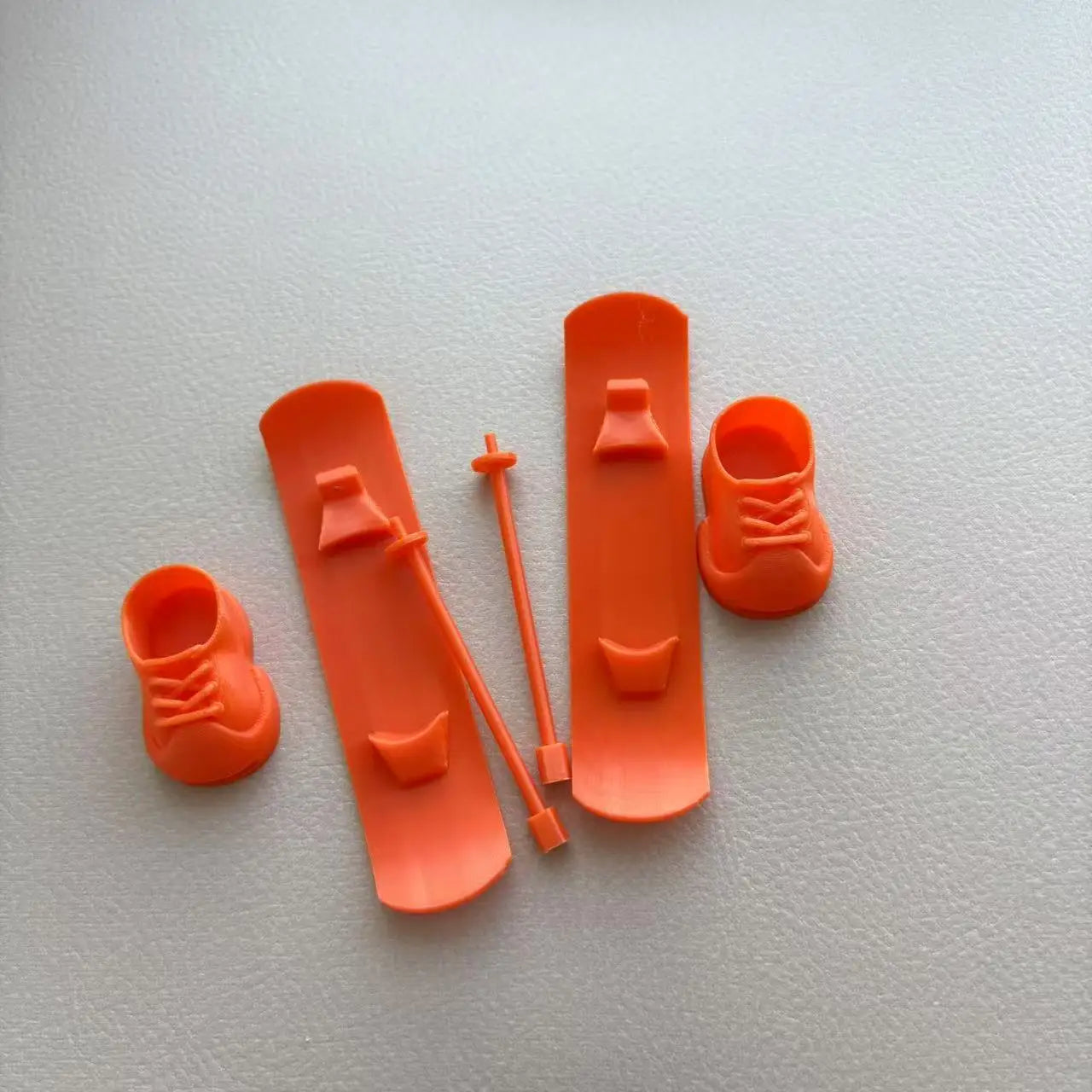 Compatible con muñecas Labubu: Conjunto de sudadera con capucha de esquí de invierno - Ropa de invierno Labubu
